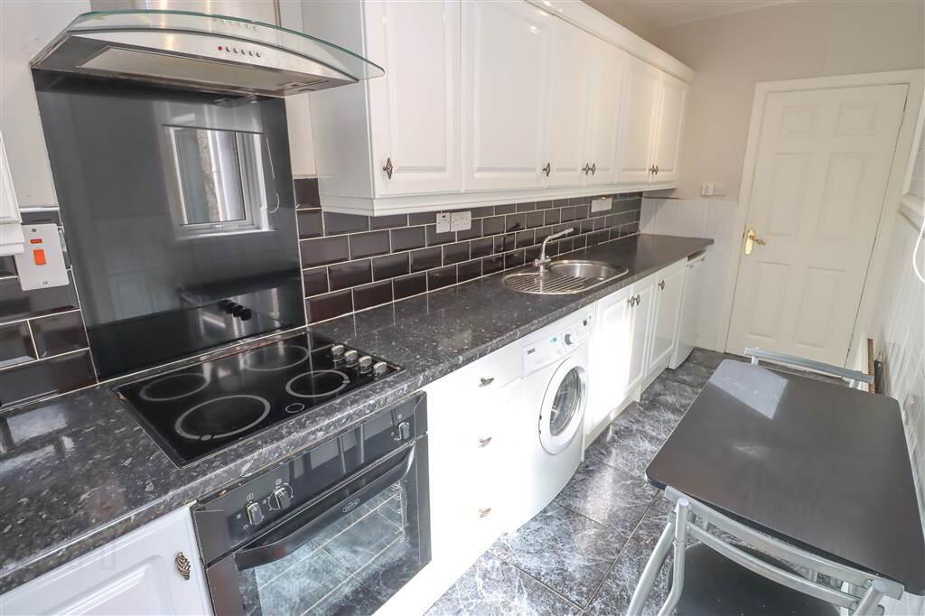 1 Pims Avenue 8 of 19