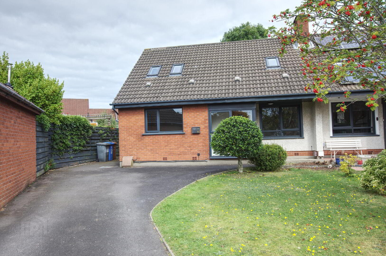 6 Irvine Crescent 1 of 15