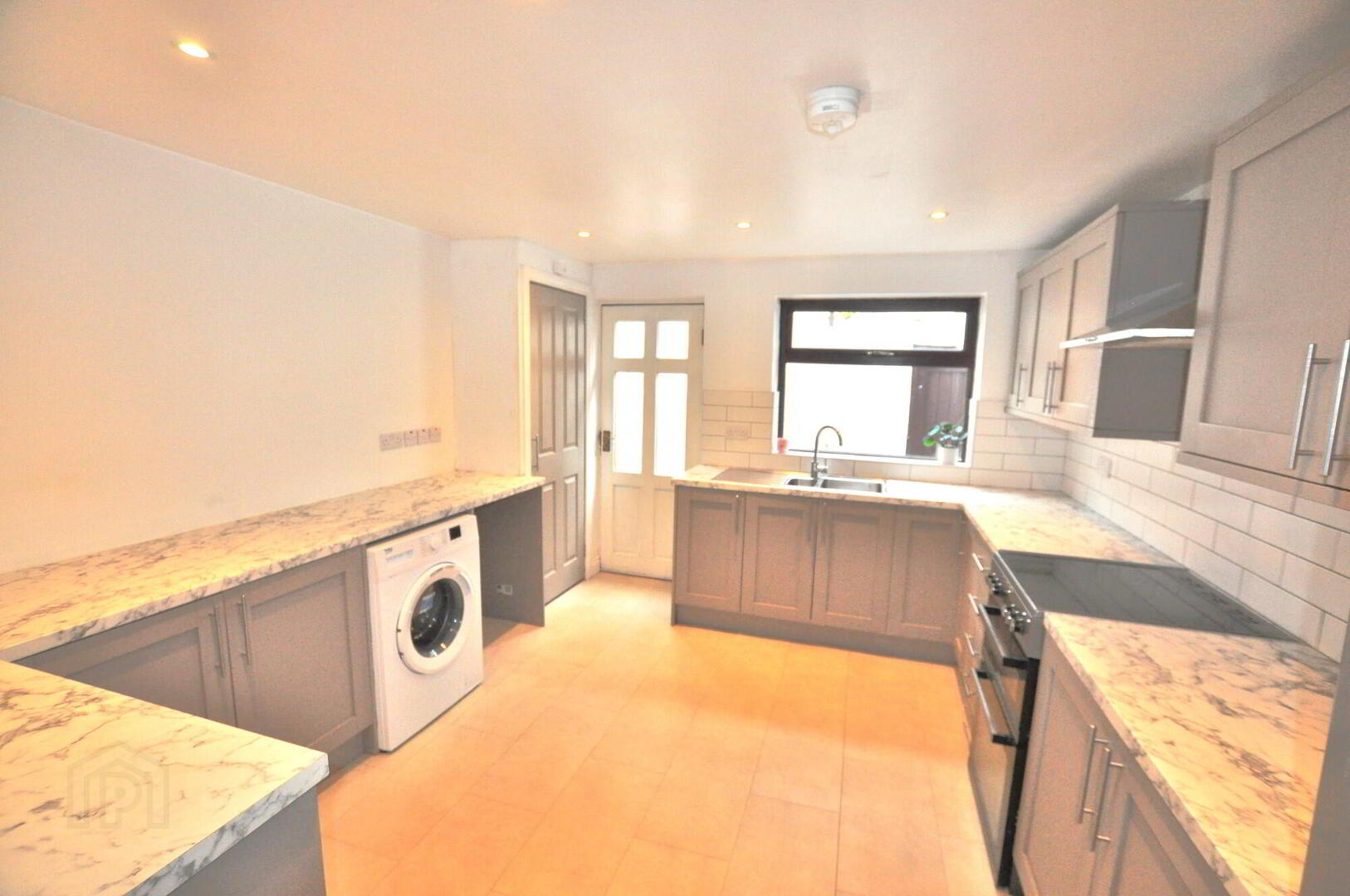 40 Dromore Street 5 of 13