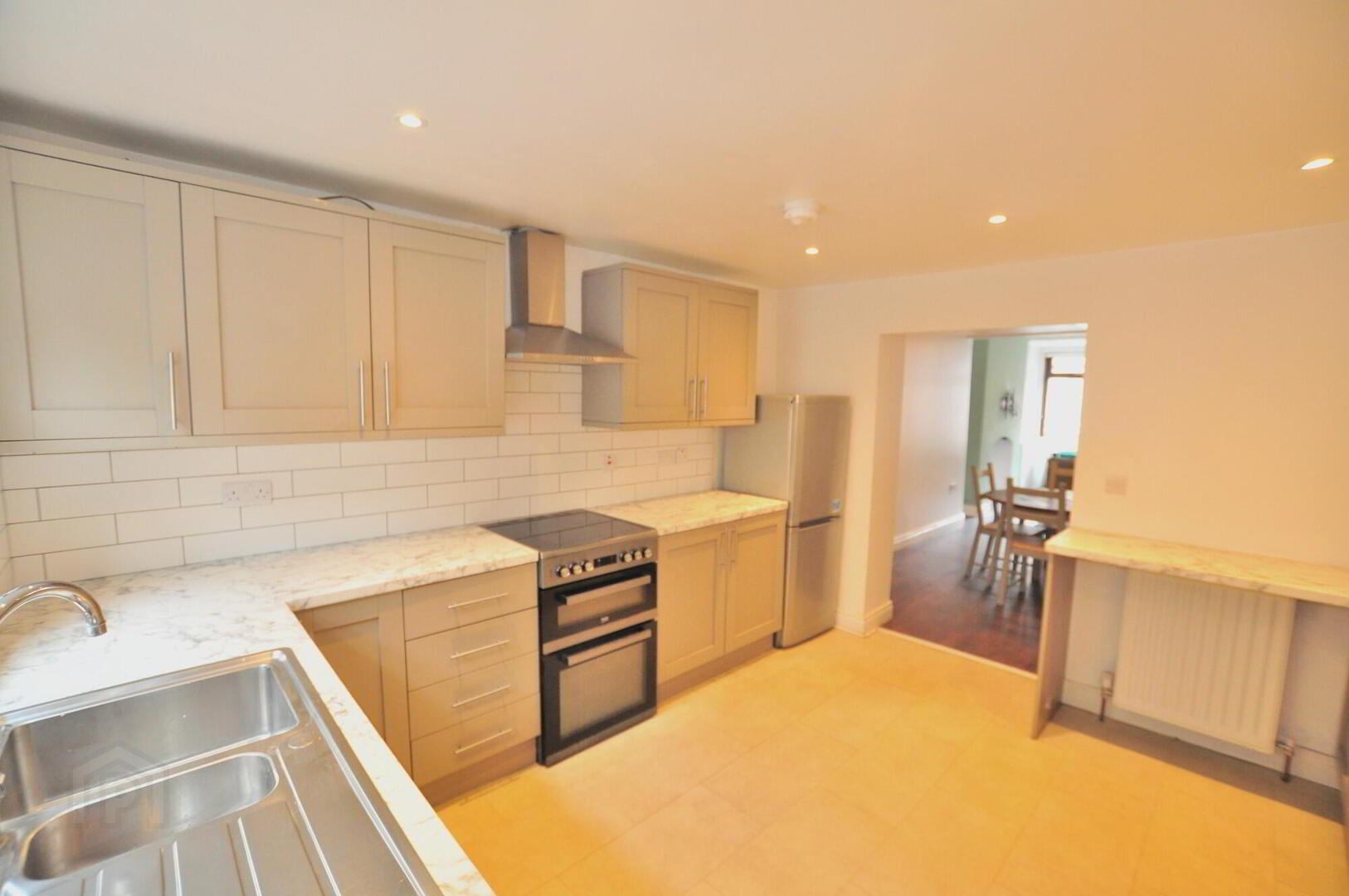 40 Dromore Street 7 of 13