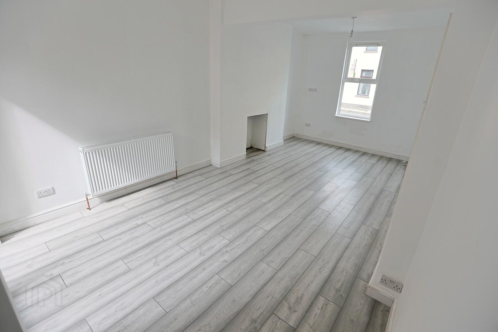 2 Mourneview Street 6 of 35
