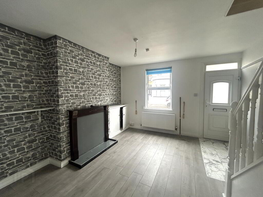 105 Hyndford Street 2 of 7