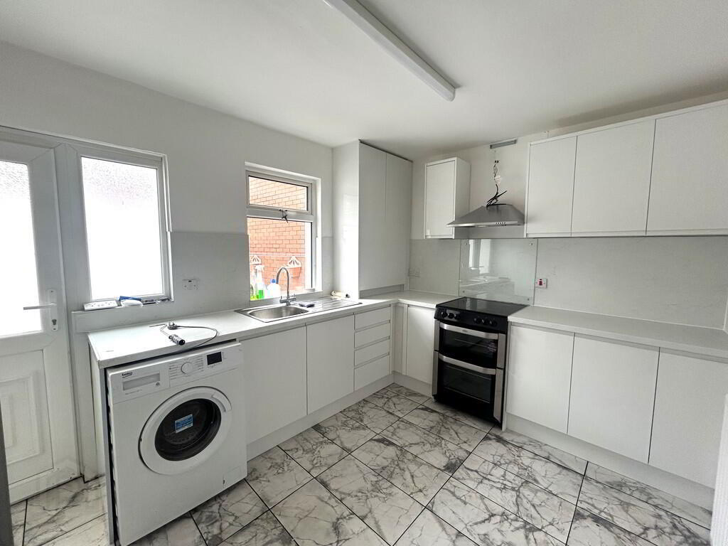 105 Hyndford Street 3 of 7