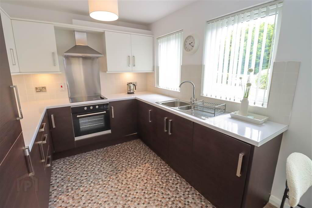 5 Thurlow Gate 12 of 20