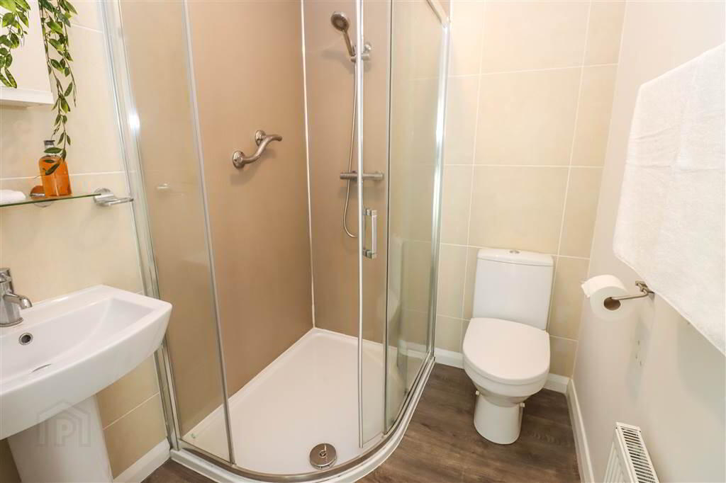 5 Thurlow Gate 15 of 20