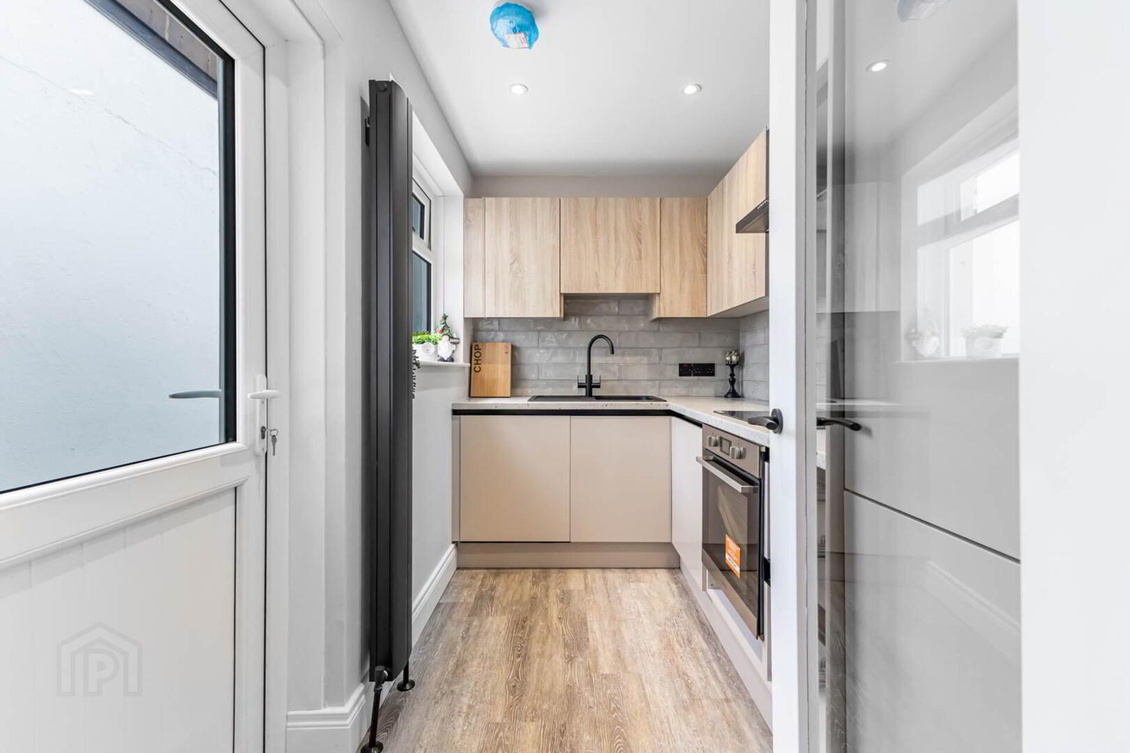18 Lismain Street 15 of 41