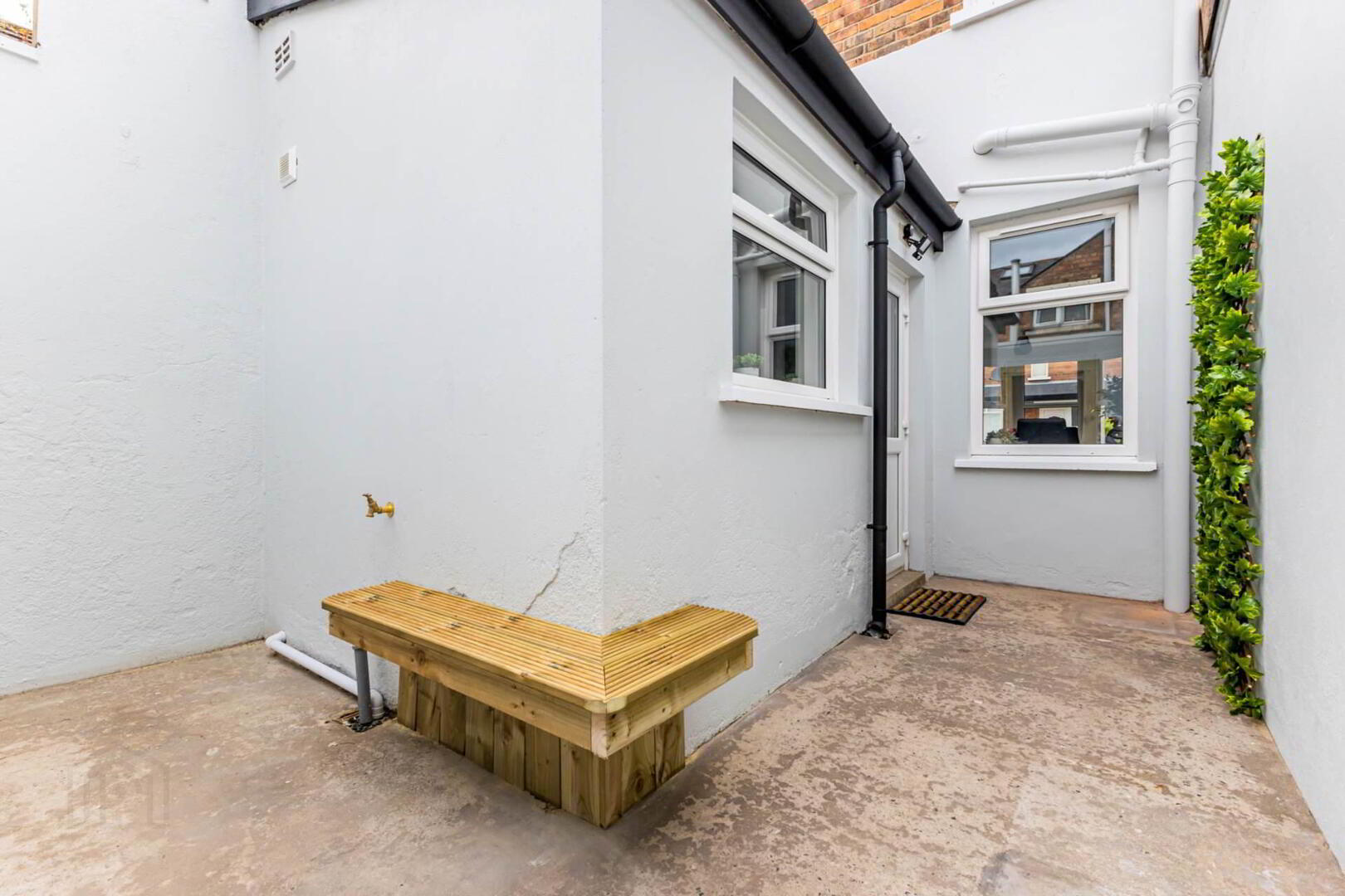 18 Lismain Street 38 of 41