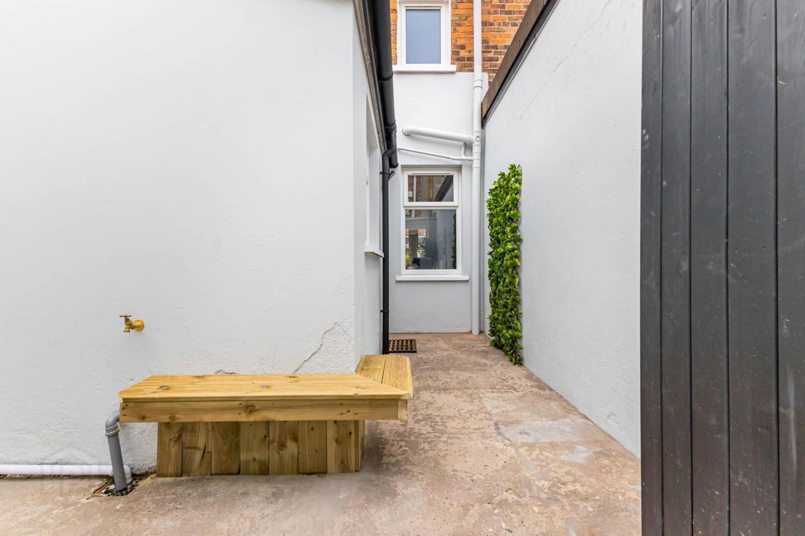 18 Lismain Street 41 of 41