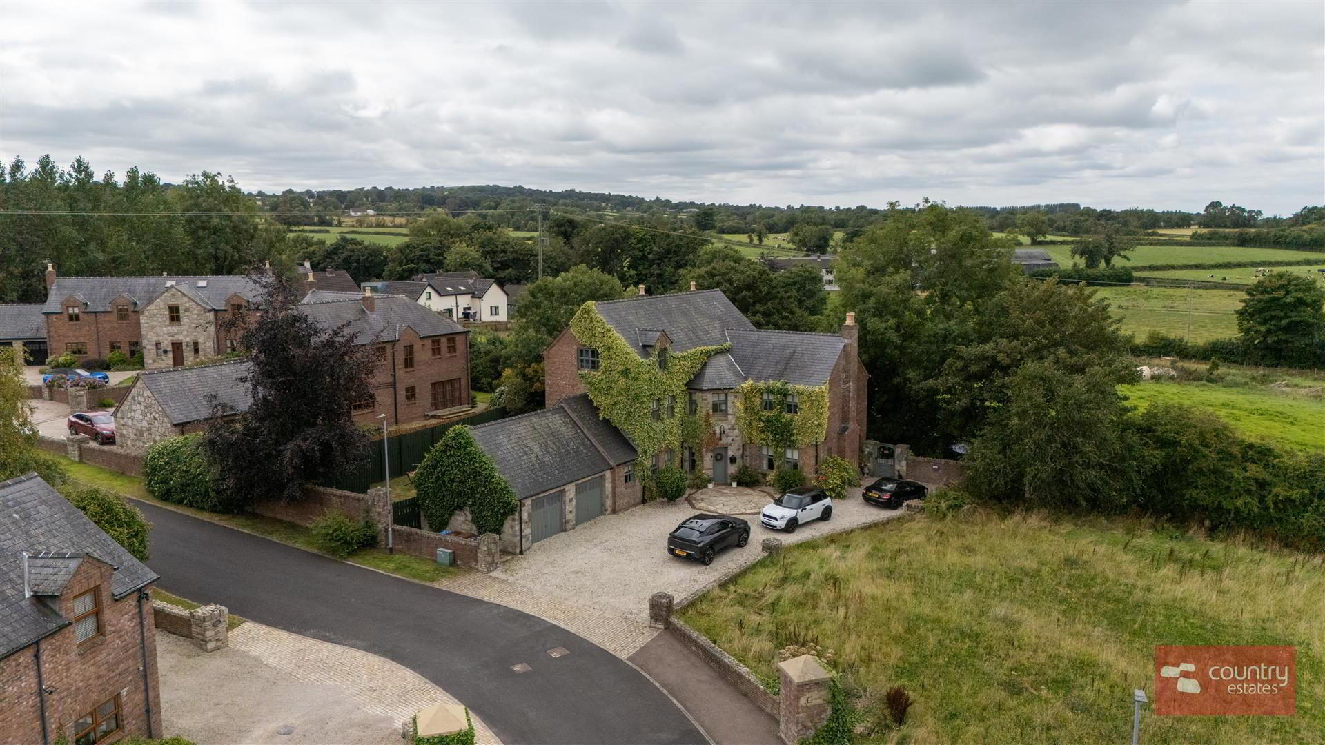 'The Manor House', 1 Carnbank 73 of 75
