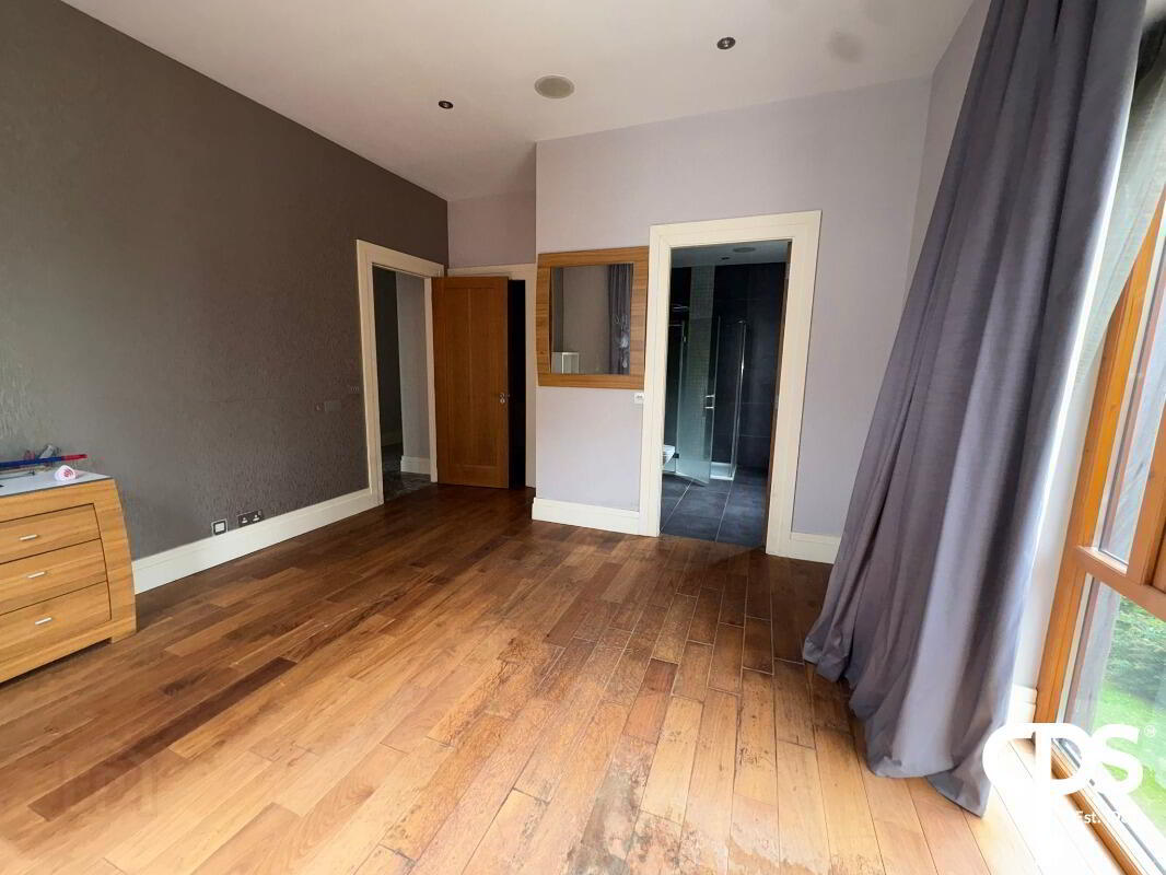 Apartment 16 The Elms Malone Square 12 of 18
