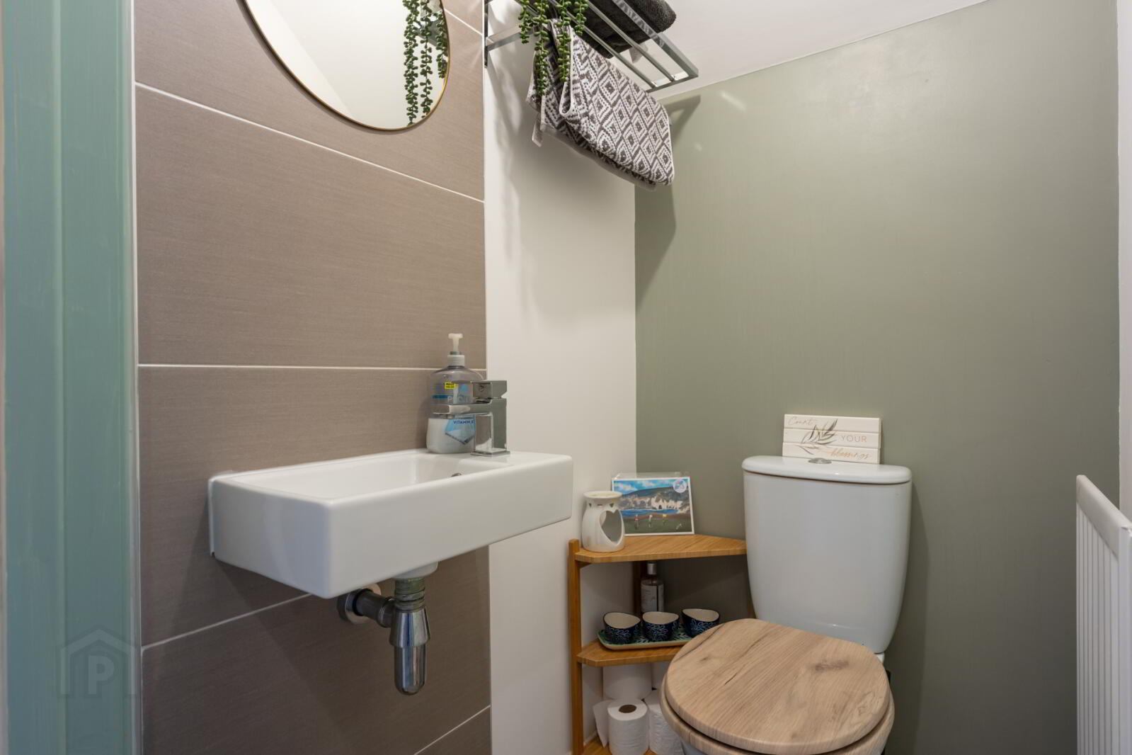 18 Millers Park Avenue 6 of 19