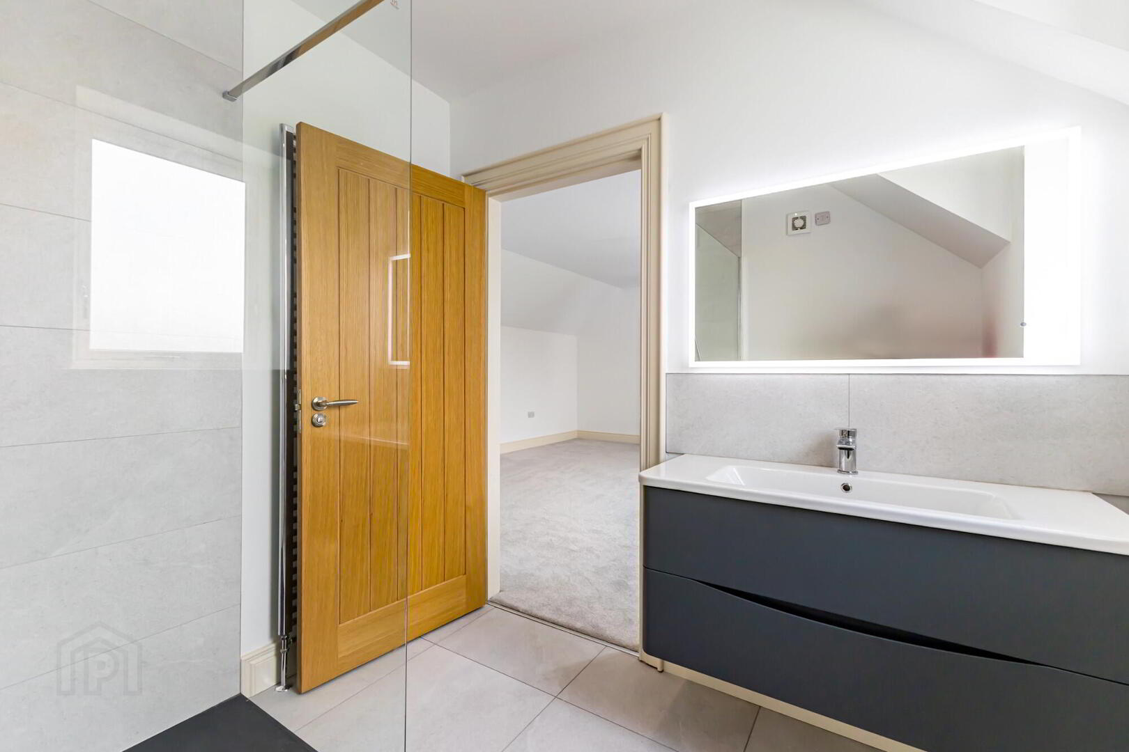 BRAND NEW TURNKEY HOME, 8a Scolban Road 27 of 52