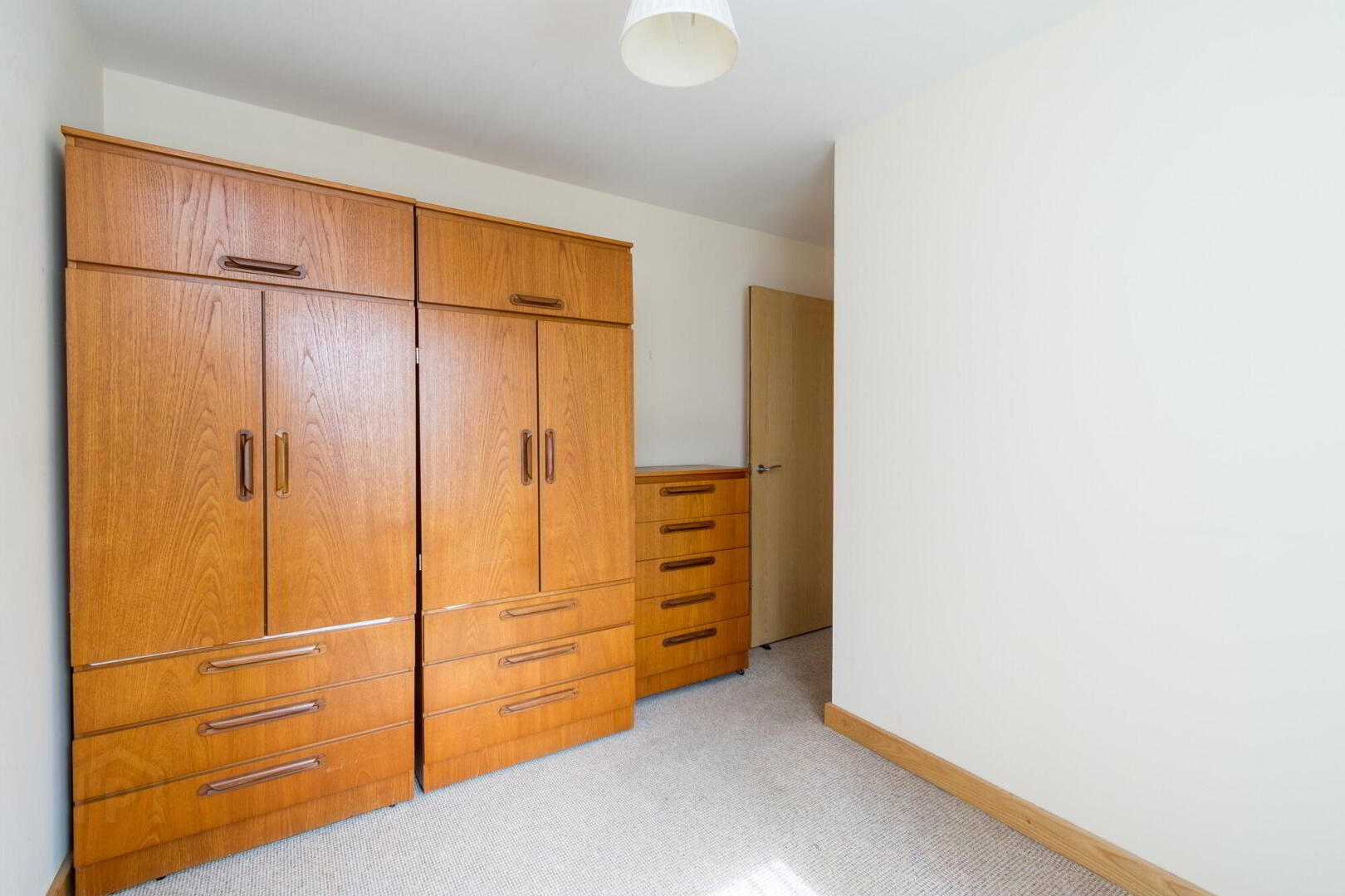 21 Village Court 15 of 17