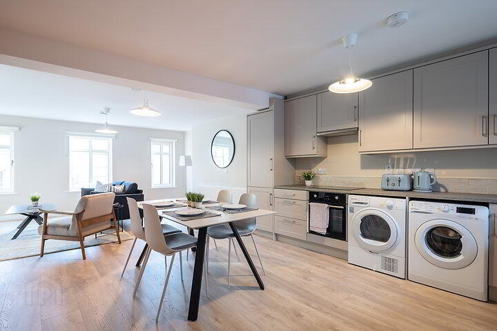 Apartment 2 115 West Street 3 of 13