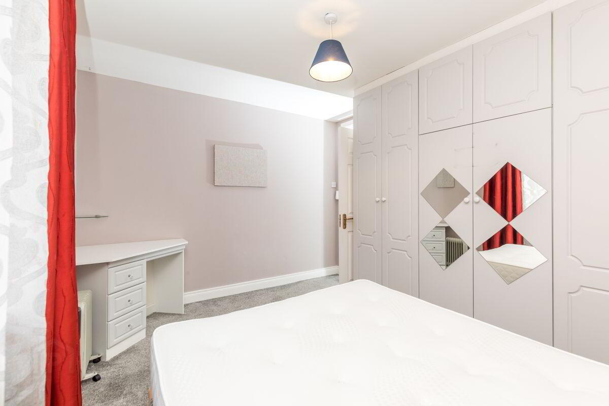 5 St Peters Court 7 of 12