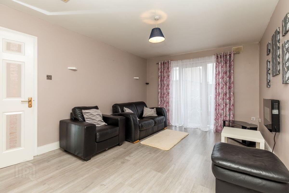 5 St Peters Court 3 of 12