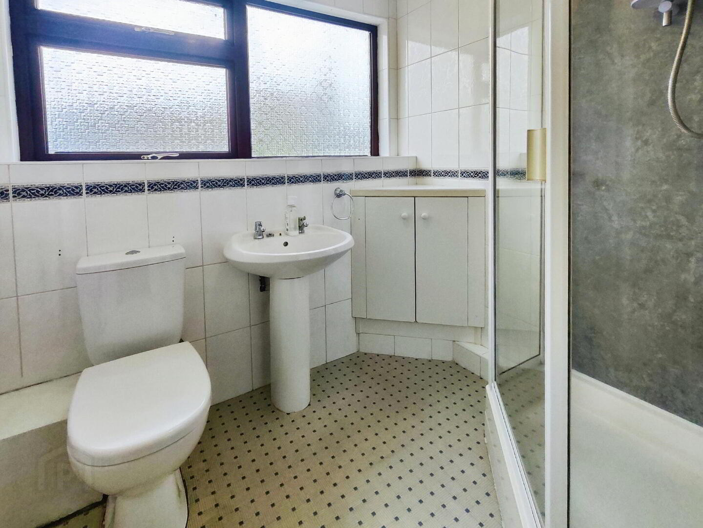 11 Glengorm Avenue 10 of 15