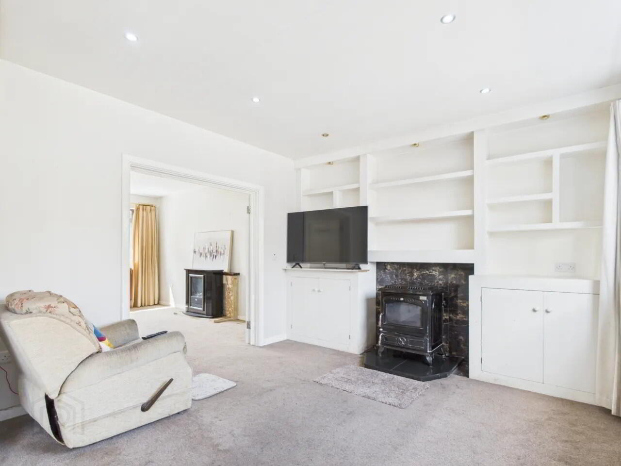 18 Willowmere Drive 7 of 30