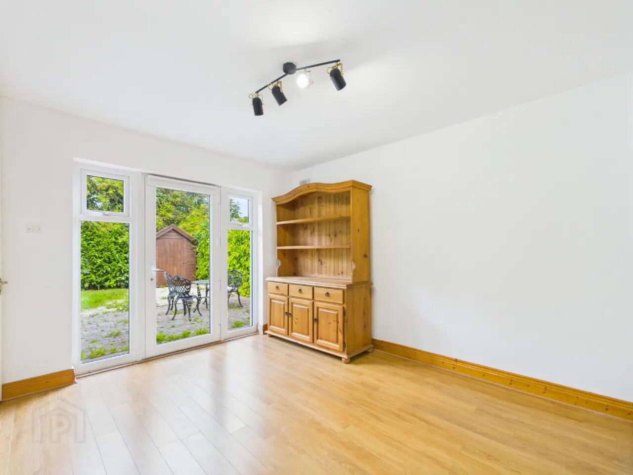86 Cluain Glas 6 of 27