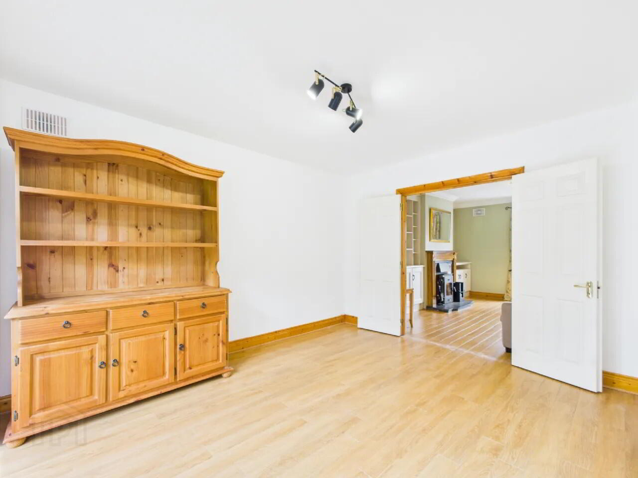 86 Cluain Glas 7 of 27