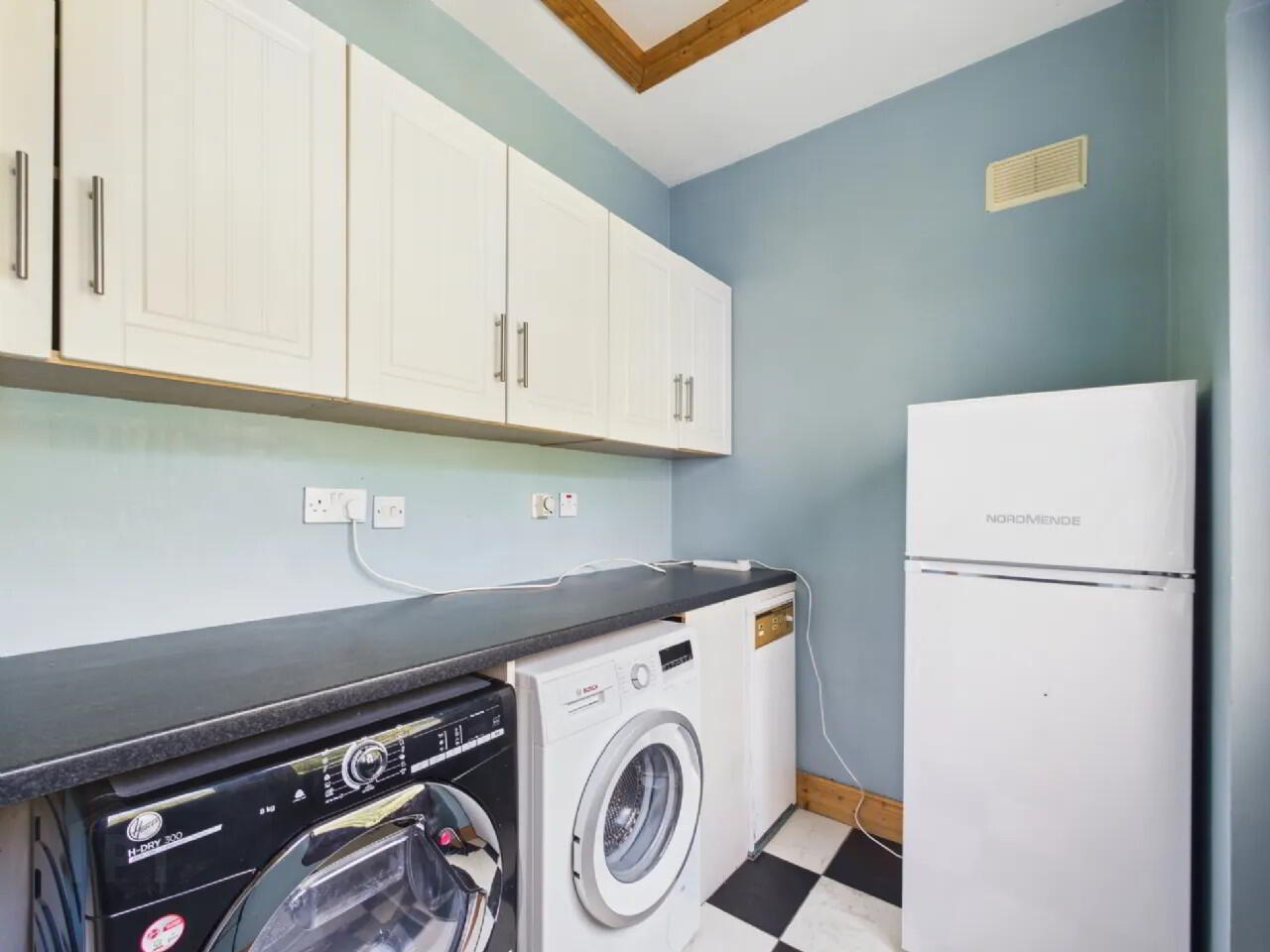 86 Cluain Glas 12 of 27