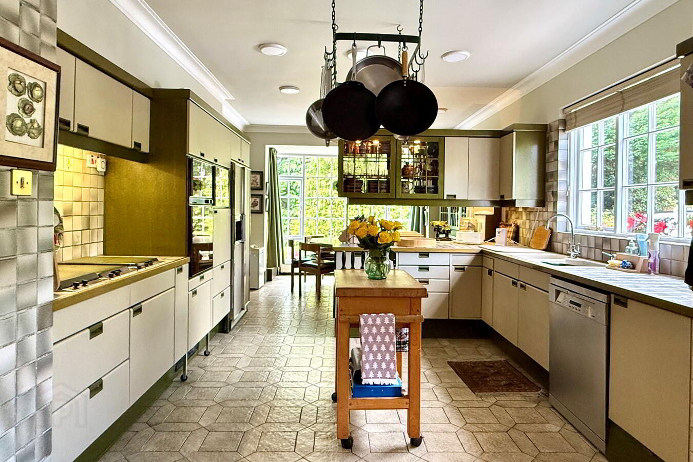 48 Manse Road 15 of 50