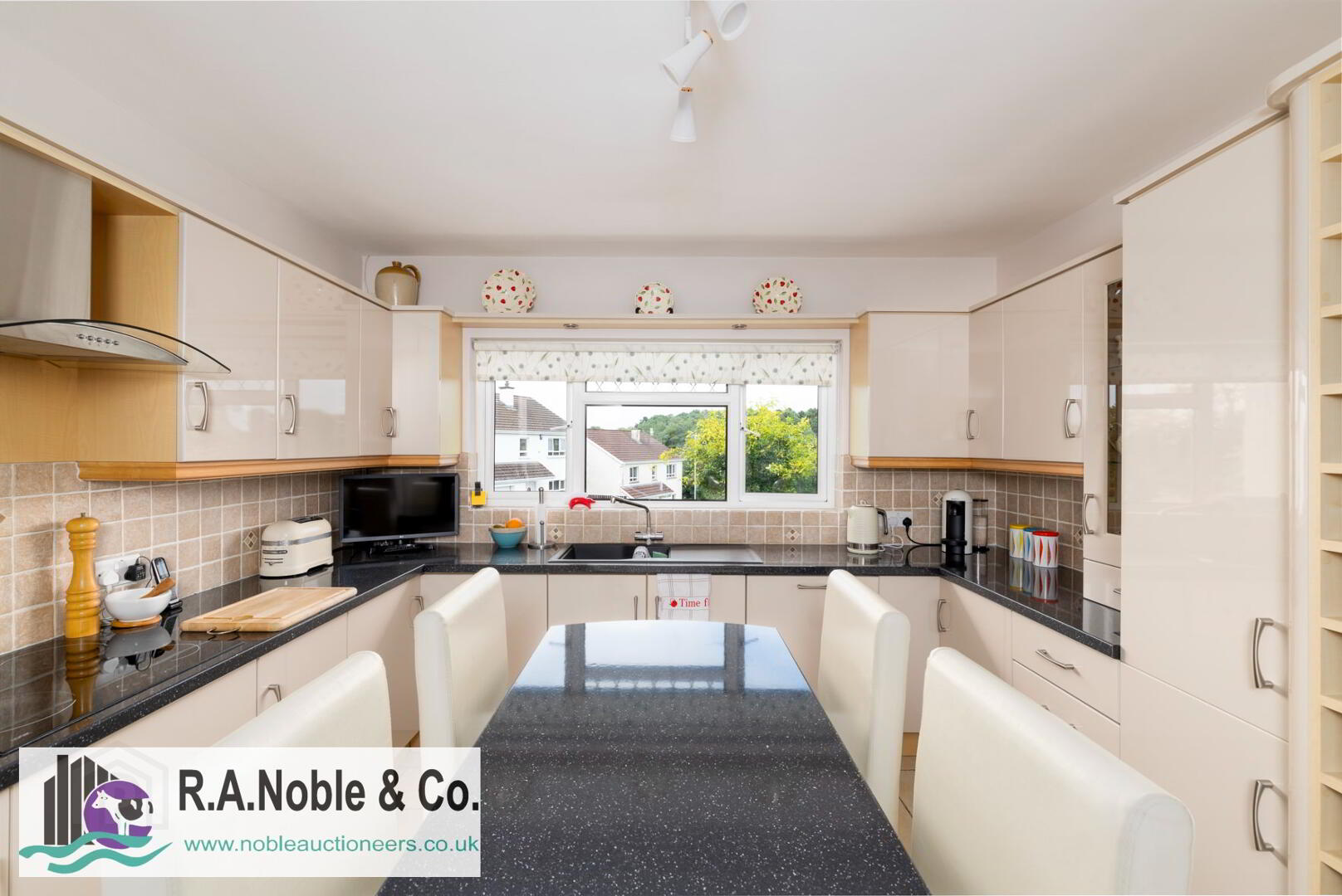 2 Willand Close 32 of 40