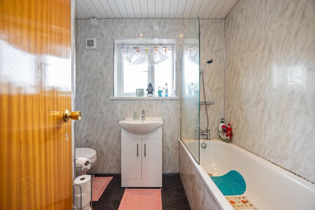 16 Knocknagoney Road 14 of 16