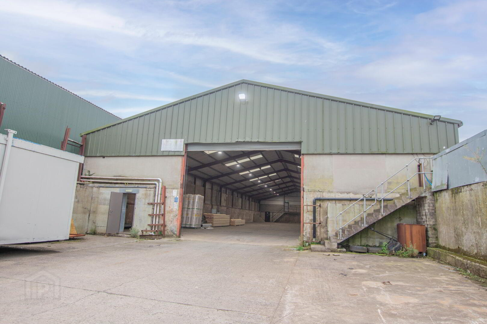 81 Bellshill Road 1 of 3