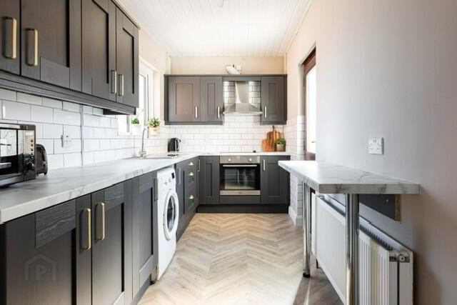 115 Carrs Glen Park 3 of 20