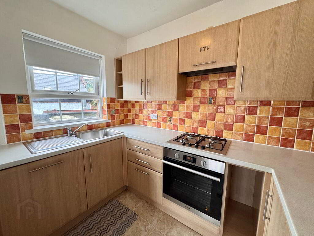 Apt 5, Ashley Court 5 of 9