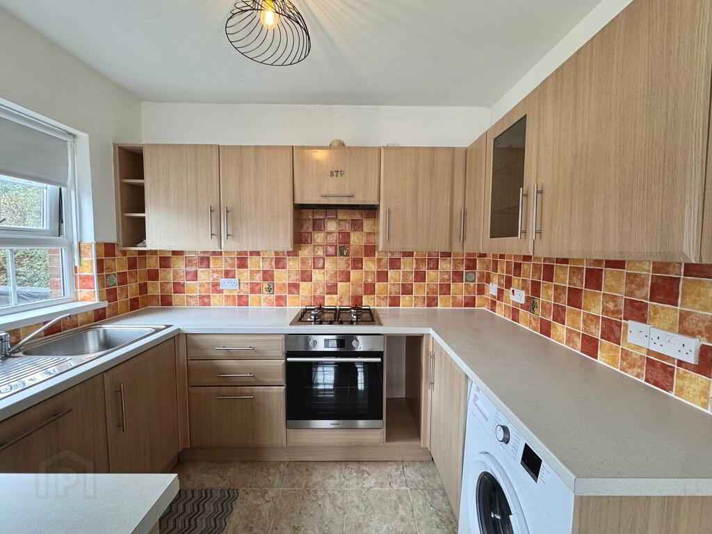 Apt 5, Ashley Court 4 of 9