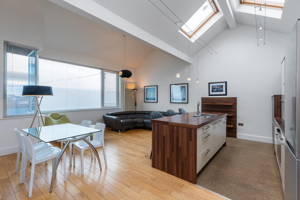 2d Godfrey Avenue 11 of 16