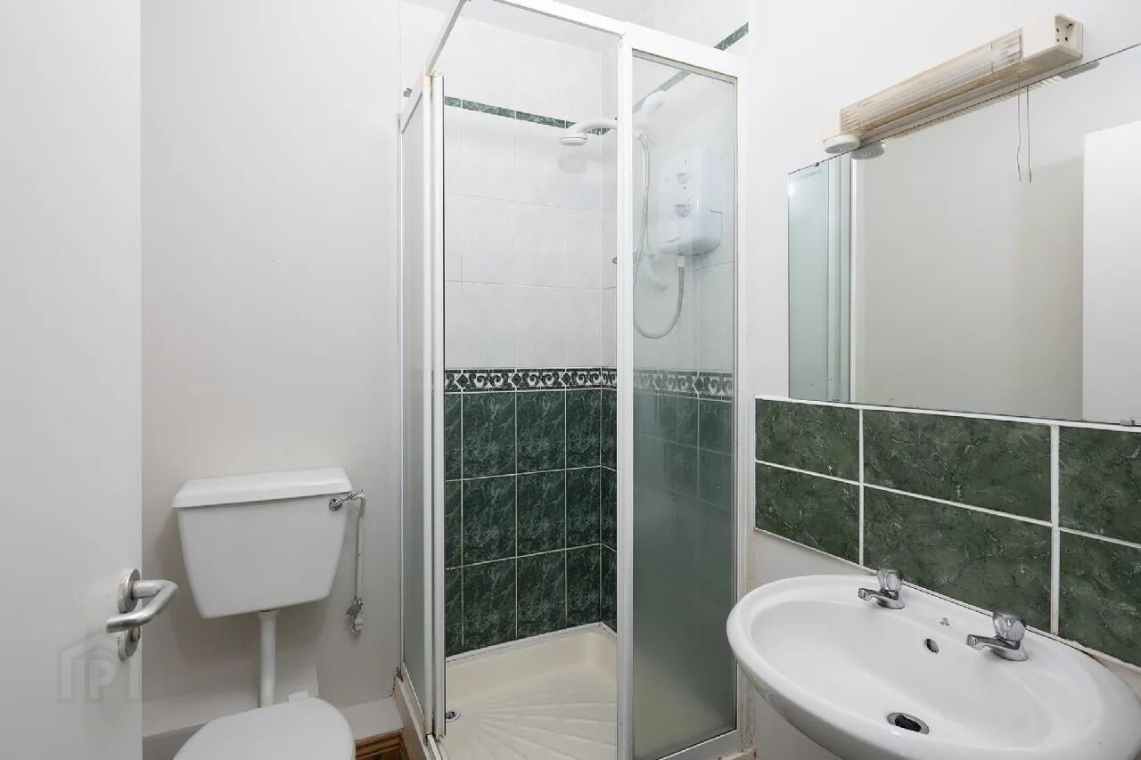 Apartment 2 John Barry House 4 of 13