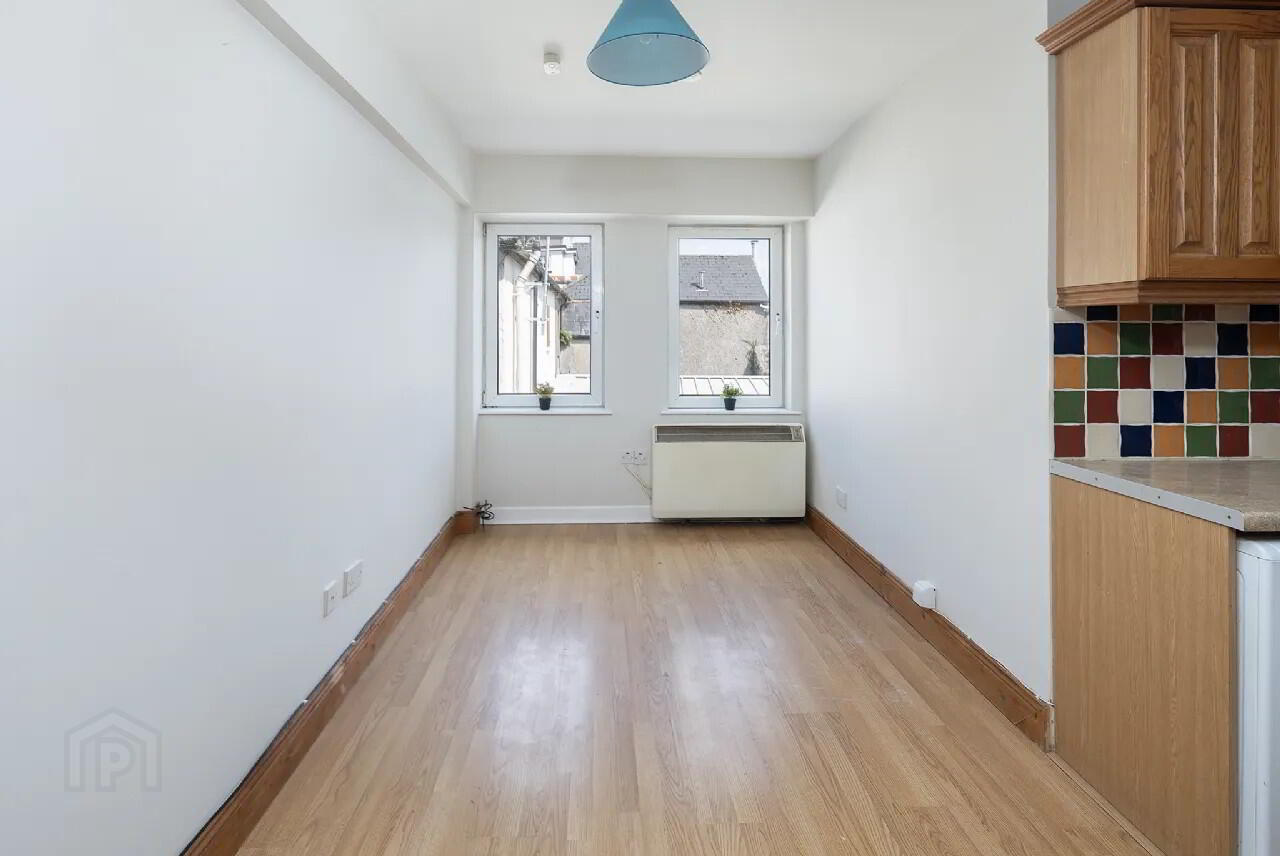 Apartment 2 John Barry House 7 of 13