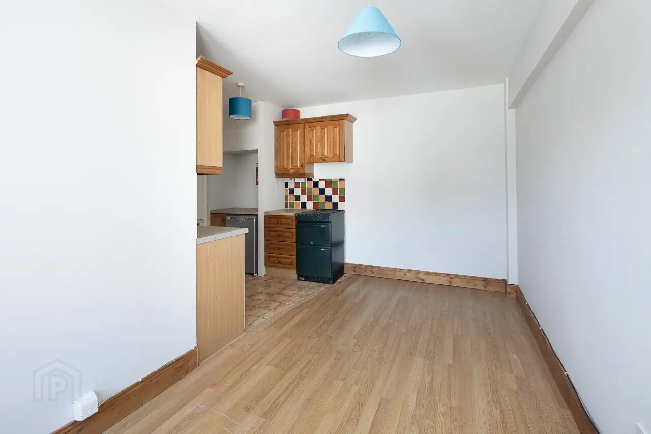Apartment 2 John Barry House 8 of 13