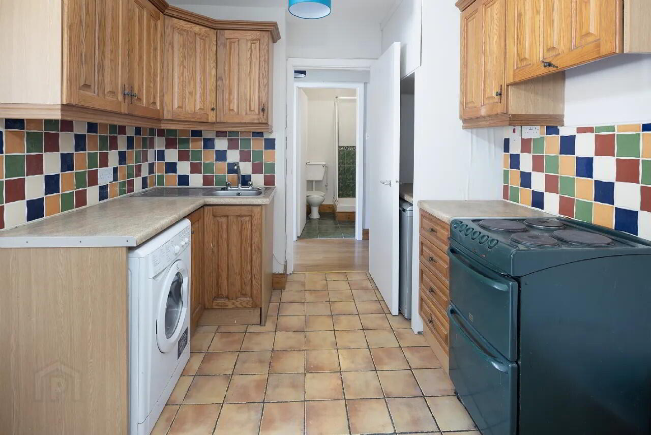Apartment 2 John Barry House 9 of 13