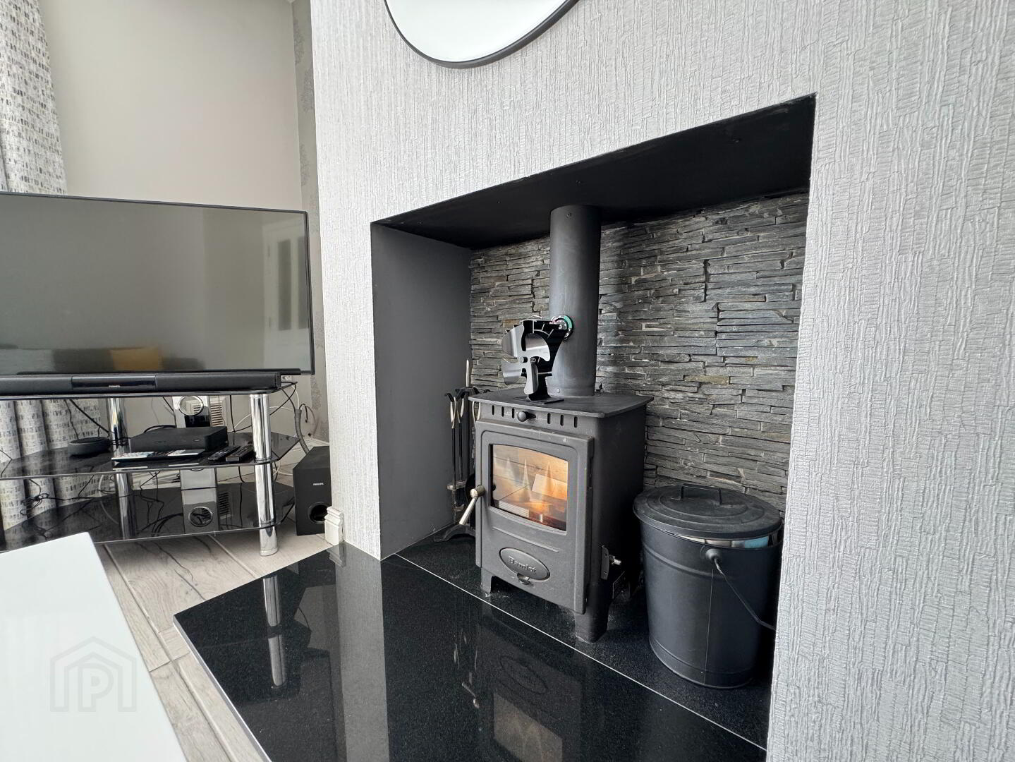 24 Burn Brae Court 5 of 14