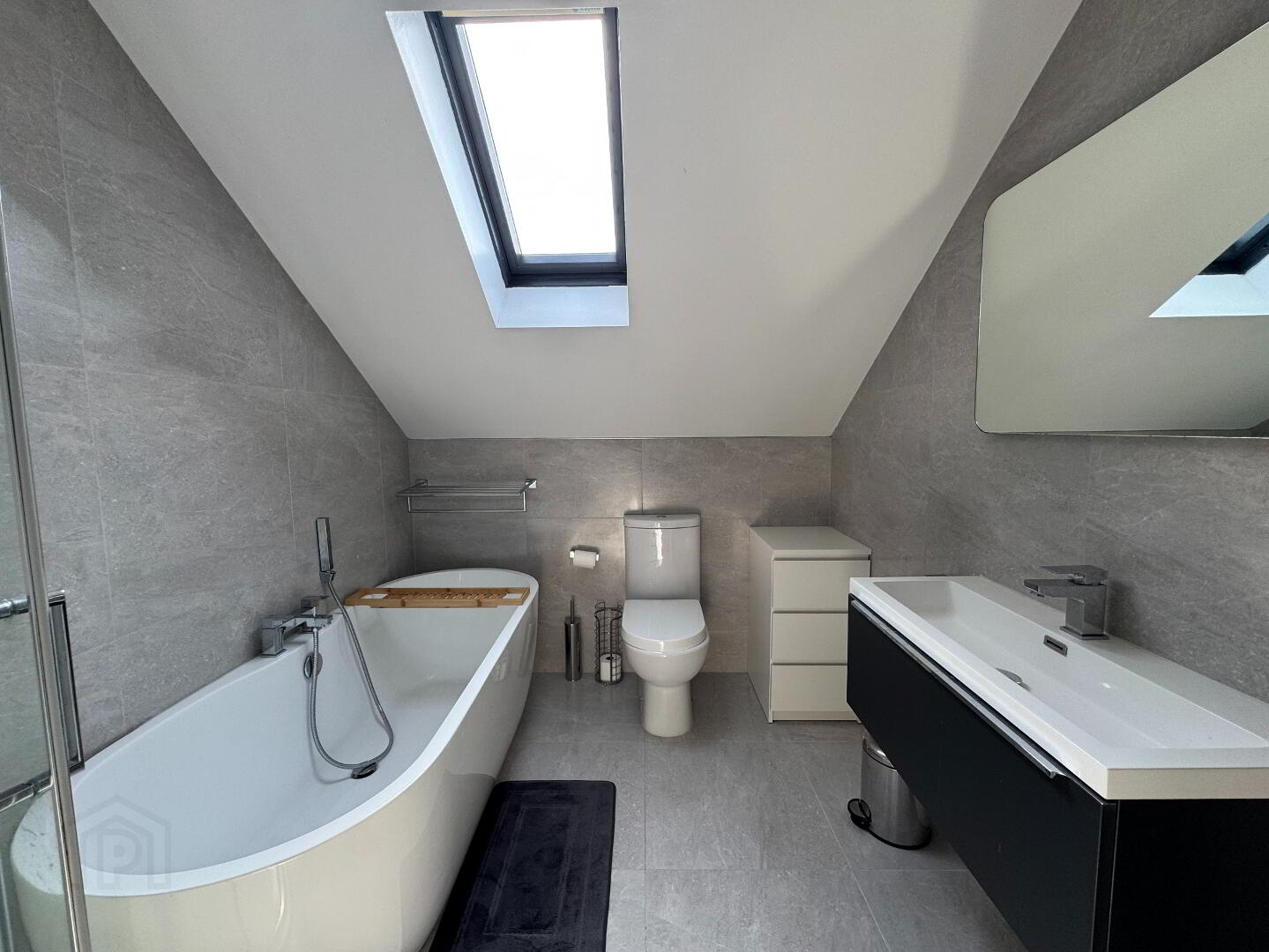 24 Burn Brae Court 12 of 14