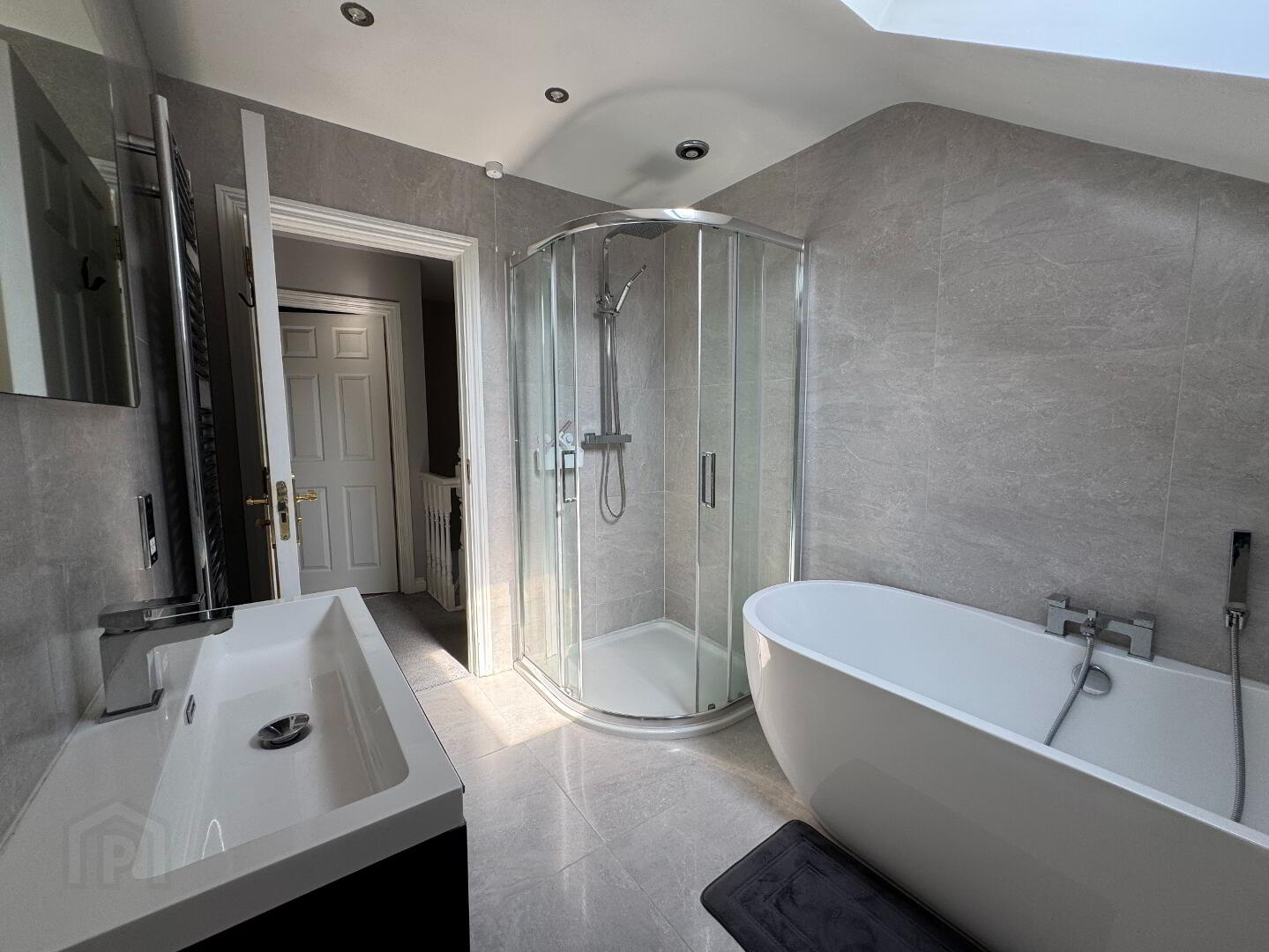 24 Burn Brae Court 13 of 14