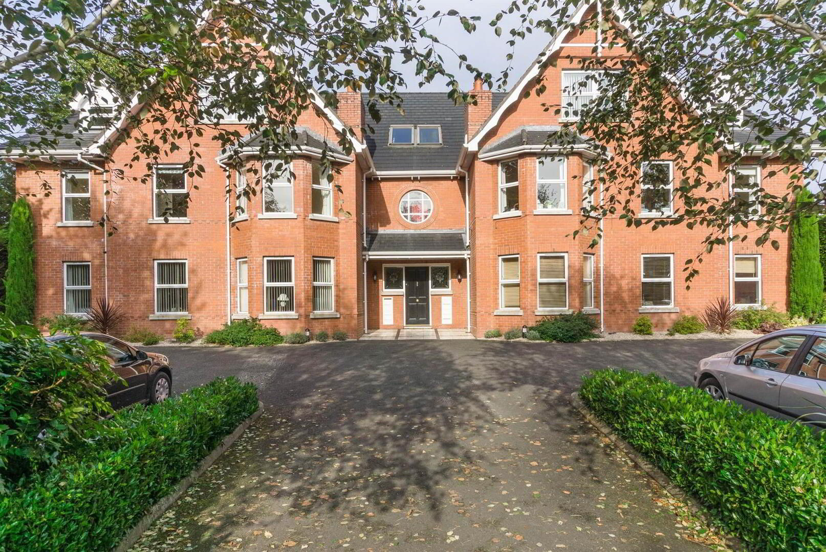 5 Marlborough Manor, 48 Marlborough Park South 1 of 12