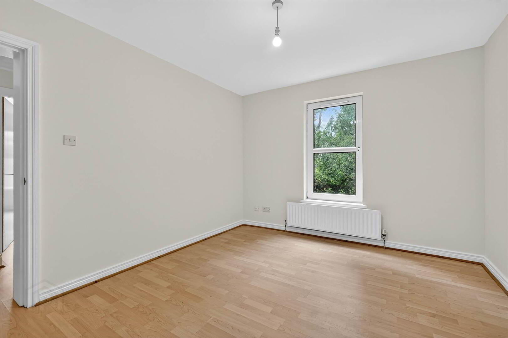 5 Marlborough Manor, 48 Marlborough Park South 7 of 12