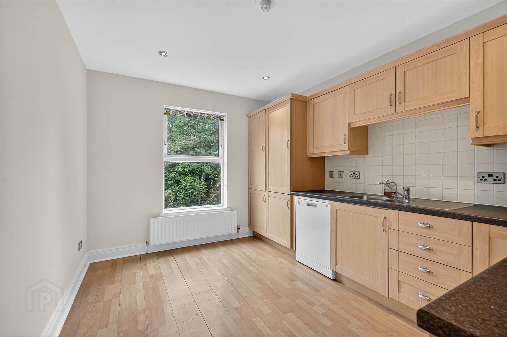 5 Marlborough Manor, 48 Marlborough Park South 6 of 12