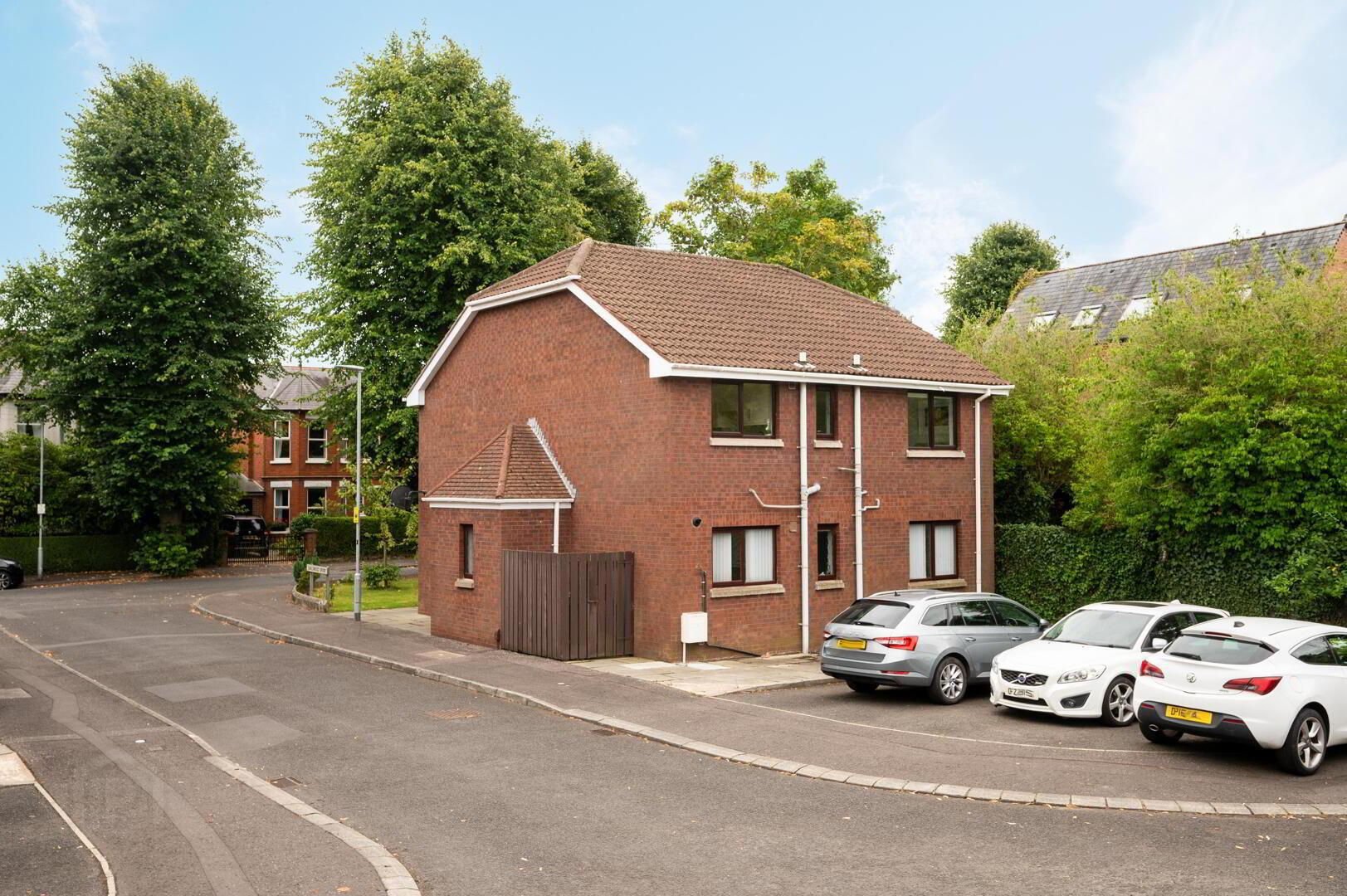 2 Earlswood Grove 17 of 17