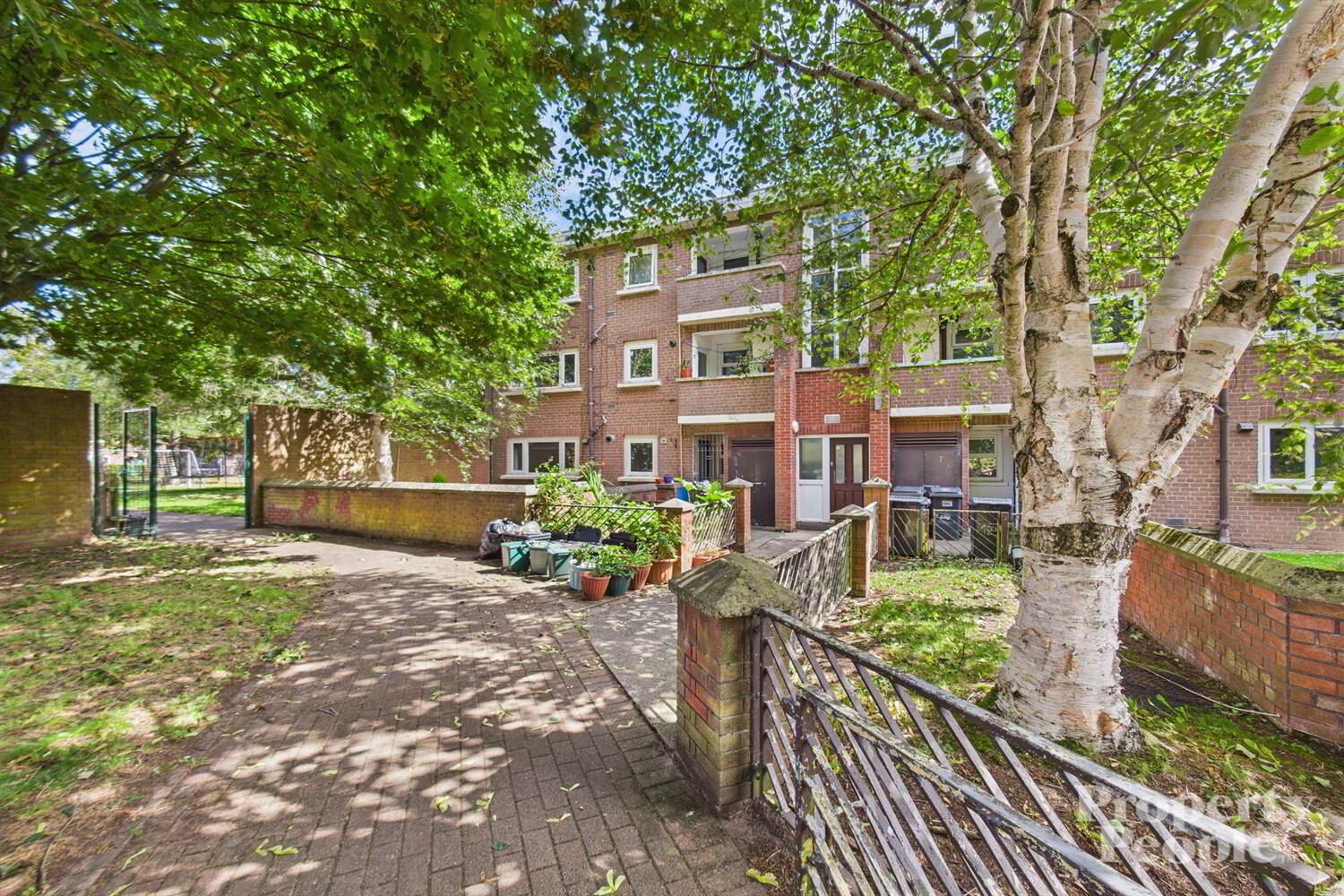 124 Annadale Flats 2 of 19