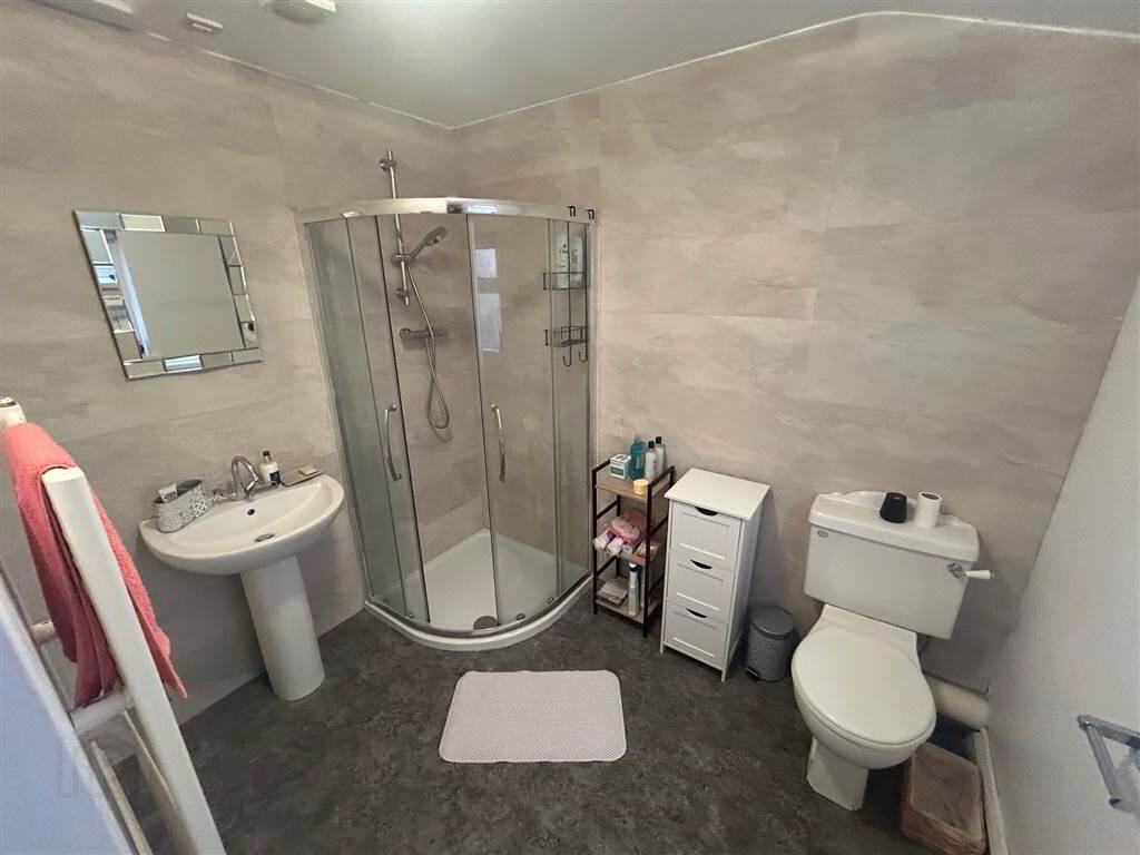 19 Sandhurst Drive 15 of 16