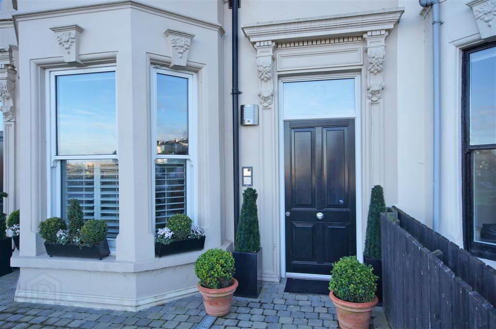 Queens Gate, 53-2 Queens Gate 4 of 36