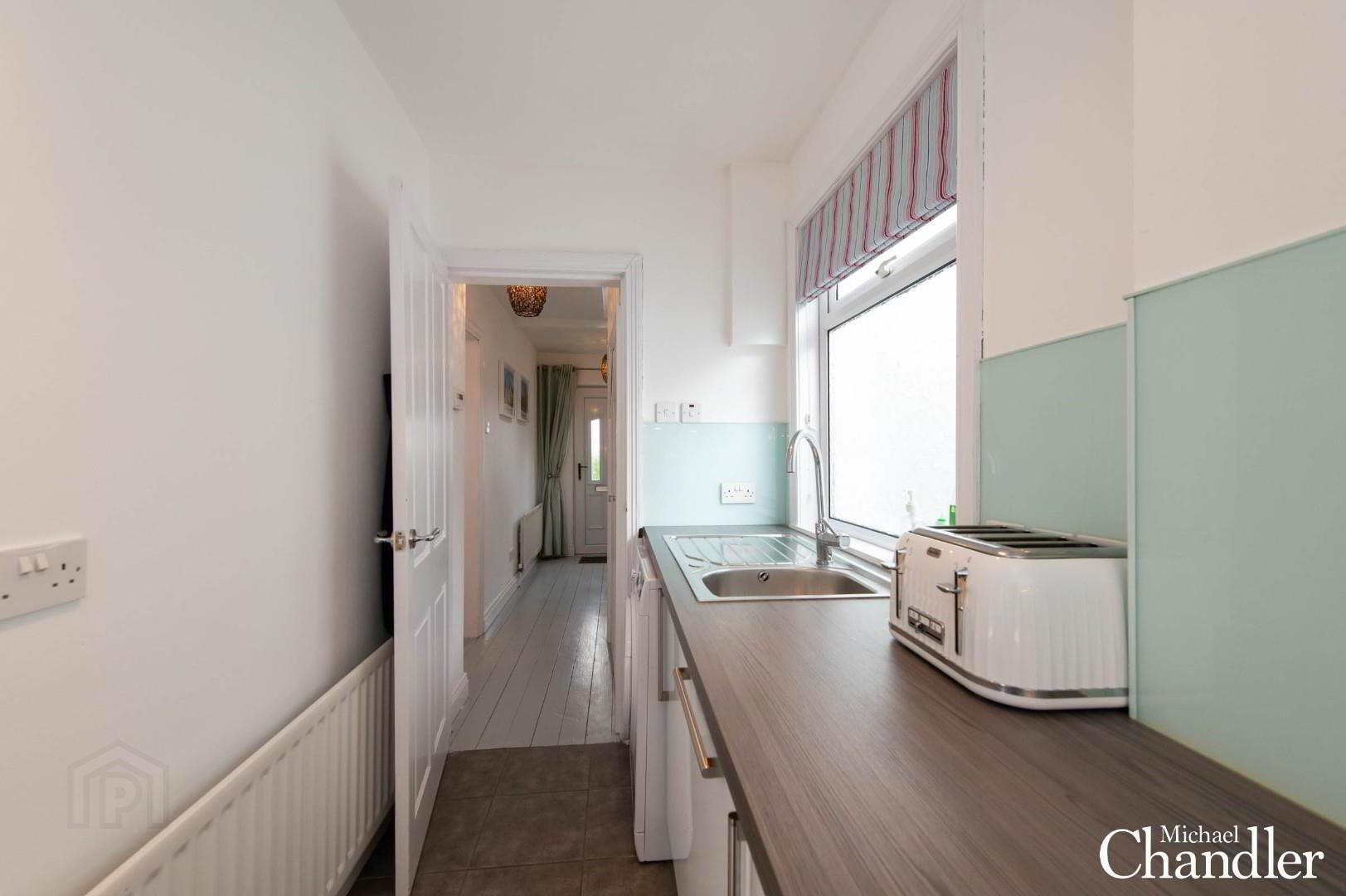 11 Ravenhill Crescent 8 of 19