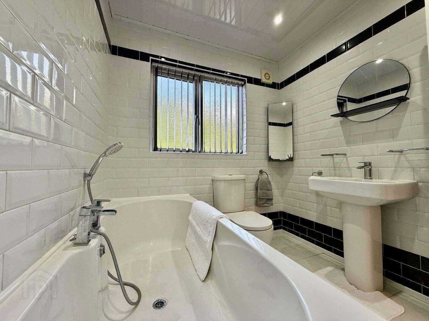79 Laurelvale 17 of 21