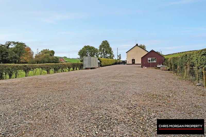 6 Ballynasaggart Road 22 of 27